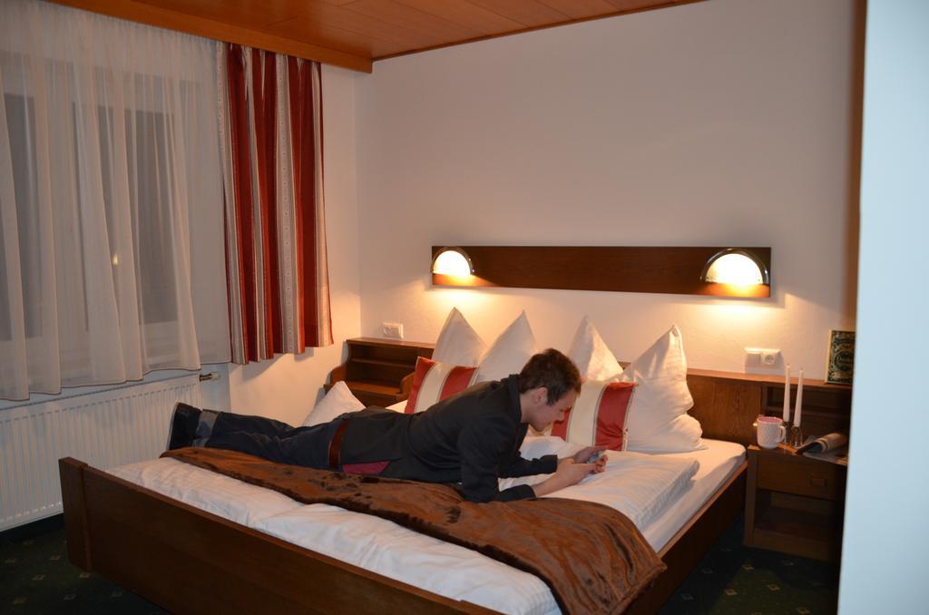 Haus Bergland Hotel Fieberbrunn Room photo