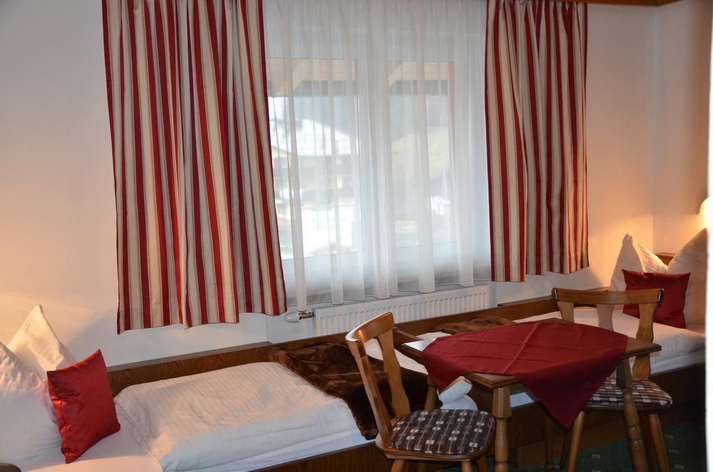 Haus Bergland Hotel Fieberbrunn Exterior photo